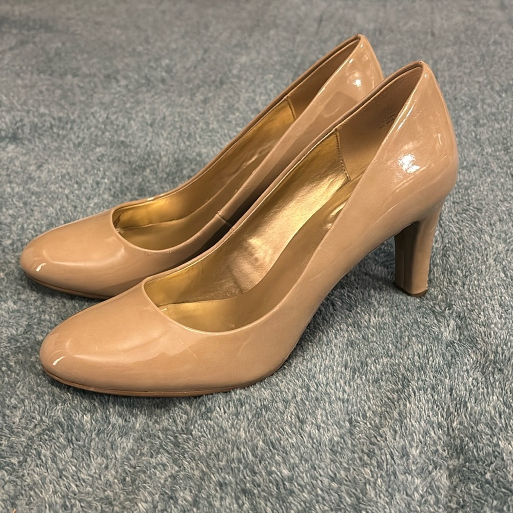 Nude Patent Leather Bandolino Heels